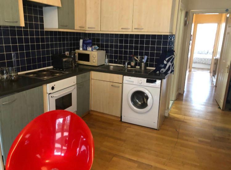 Finchley Road Gazde/Camere de închiriat