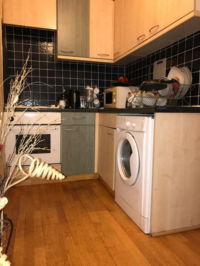 Gazde/Camere de închiriat Finchley Road *